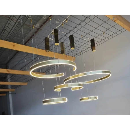 Lampa LED duża do salonu 326W złota okręgi 543 na pilota - Decorativi